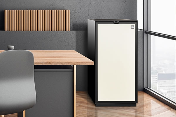 CW�@�N���[���z���C�g